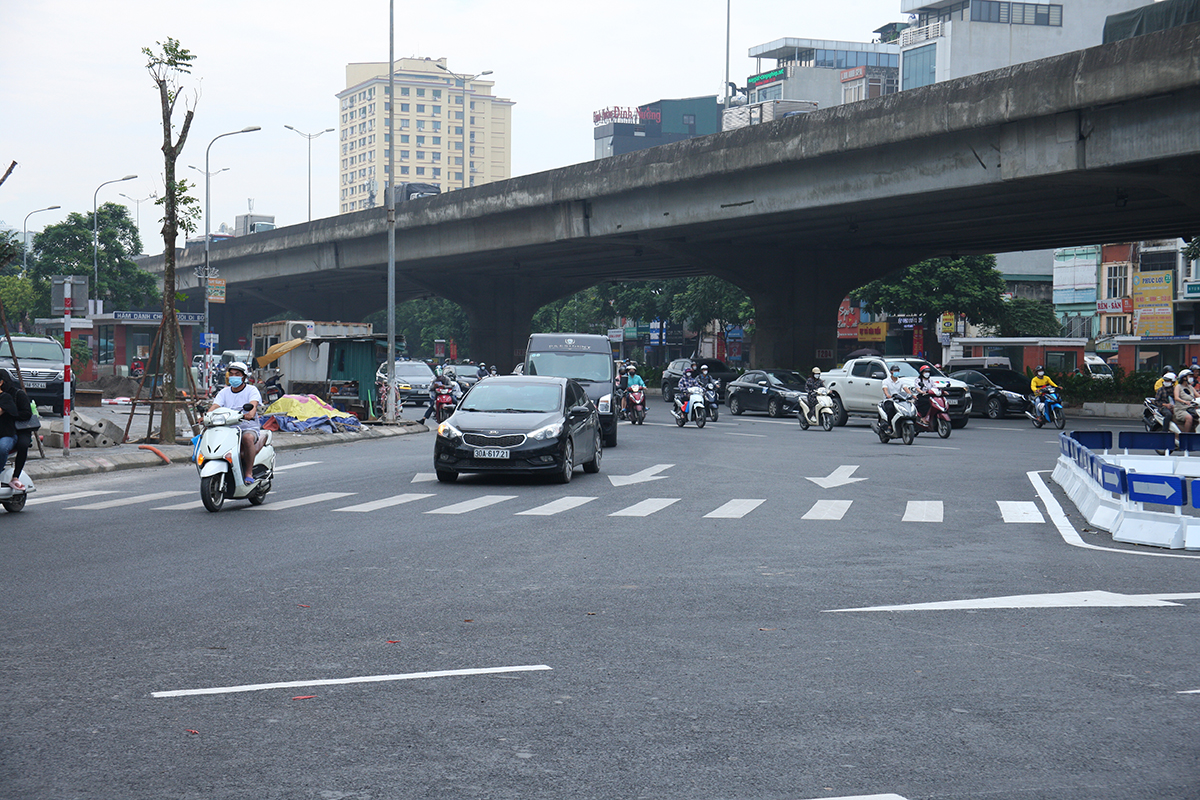 Hầm chui Lê Văn Lương đã thông xe, tình trạng giao thông trên các tuyến đường xung quanh ra sao? - Ảnh 6.
