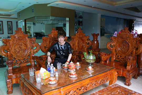 Cận cảnh biệt thự 200 tỷ ở TP. HCM của gia đình nam ca sĩ vừa bị phong tỏa tài sản tại Lâm Đồng