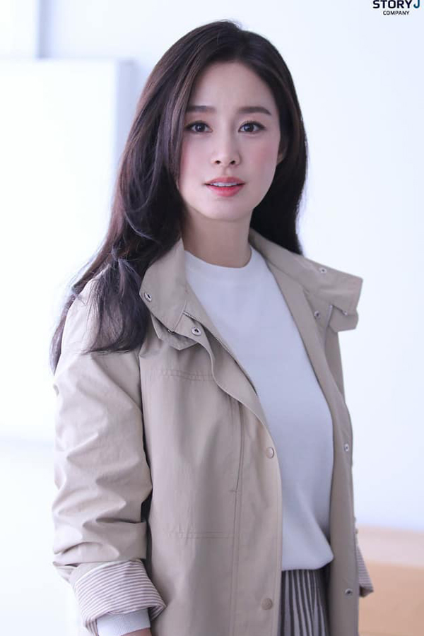 kim-tae-hee-13-16651281898021190427521.jpg