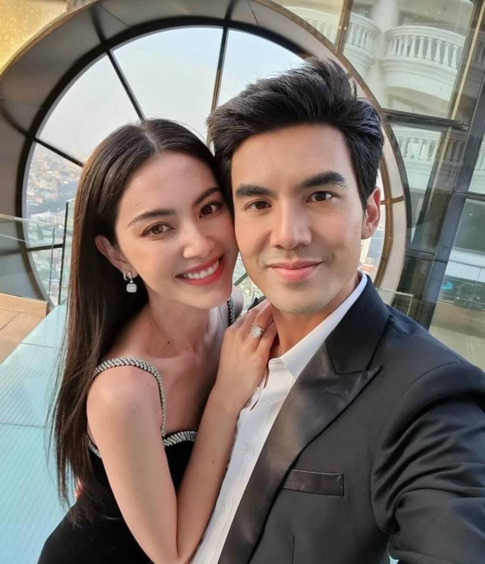 Mối tình của 'ma nữ đẹp nhất Thái Lan' Mai Davika: Từ bị phản đối đến 5 năm gắn bó không rời - Ảnh 2. Mối tình của 'ma nữ đẹp nhất Thái Lan' Mai Davika: Từ bị phản đối đến 5 năm gắn bó không rời - Ảnh 2.