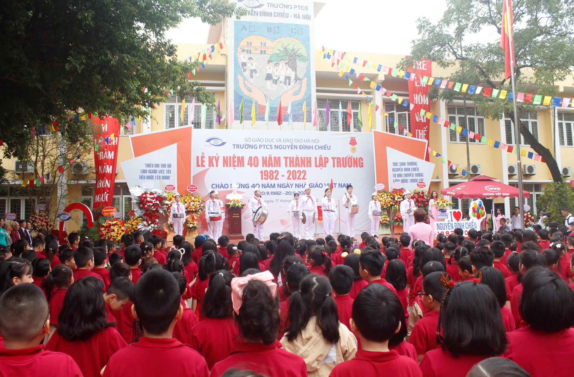 Kỷ niệm 40 năm ngày thành lập Trường PTCS Nguyễn Đình Chiểu (Hà Nội) - Ảnh 1.