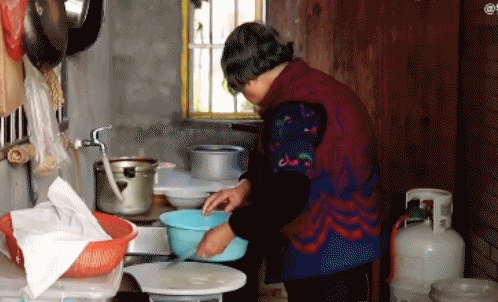 Vì một lời hứa, vợ chồng chăm con giúp hàng xóm suốt 41 năm - Ảnh 2. Vì một lời hứa, vợ chồng chăm con giúp hàng xóm suốt 41 năm - Ảnh 2.