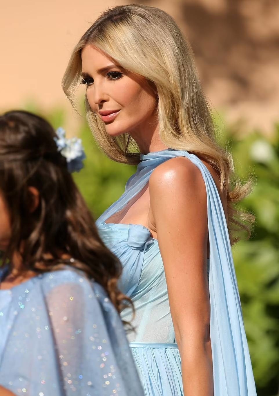 Phù dâu Ivanka Trump trong lễ cưới em gái - Ảnh 2.