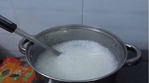 Cách nấu cháo mực bổ dưỡng, thơm ngon, ấm bụng ngày lạnh - Ảnh 3. Cách nấu cháo mực bổ dưỡng, thơm ngon, ấm bụng ngày lạnh - Ảnh 3.