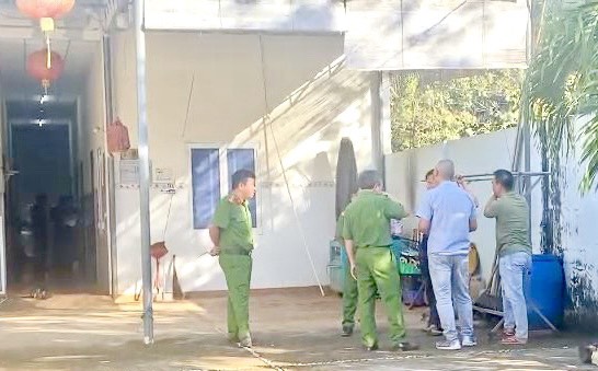 Đôi vợ chồng chết trong nhà nghỉ ở Bình Phước - Ảnh 1. Đôi vợ chồng chết trong nhà nghỉ ở Bình Phước - Ảnh 1.