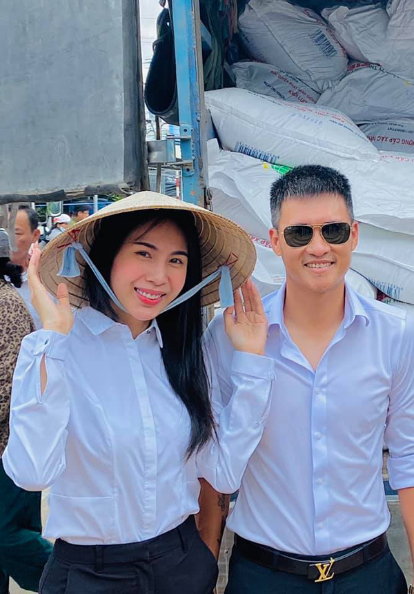 Thủy Tiên - Khánh Thi - Kim Cương: 3 người đẹp showbiz sinh con xong mới chịu mặc áo cô dâu - Ảnh 6.