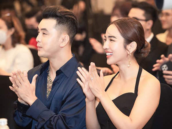 Thủy Tiên - Khánh Thi - Kim Cương: 3 người đẹp showbiz sinh con xong mới chịu mặc áo cô dâu - Ảnh 9.