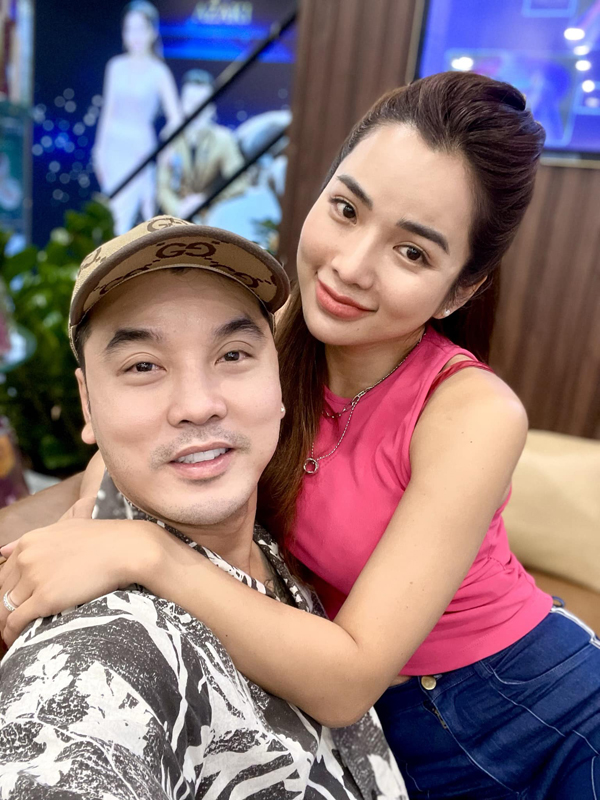 Thủy Tiên - Khánh Thi - Kim Cương: 3 người đẹp showbiz sinh con xong mới chịu mặc áo cô dâu - Ảnh 11.