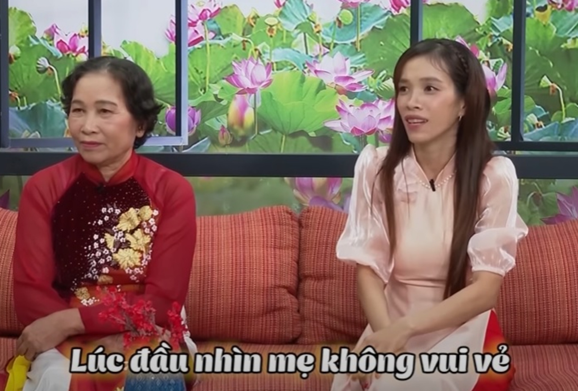 Mẹ chồng làm thợ hồ, gửi tiền cho con dâu nuôi cháu nội - Ảnh 2.