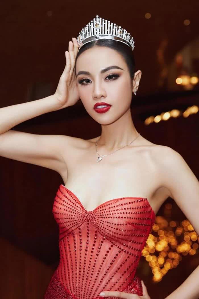 'Soi' profile Huỳnh Phạm Thuỷ Tiên - cô gái được fan nhan sắc Việt ủng hộ tham dự Miss Charm 2023 - Ảnh 5.