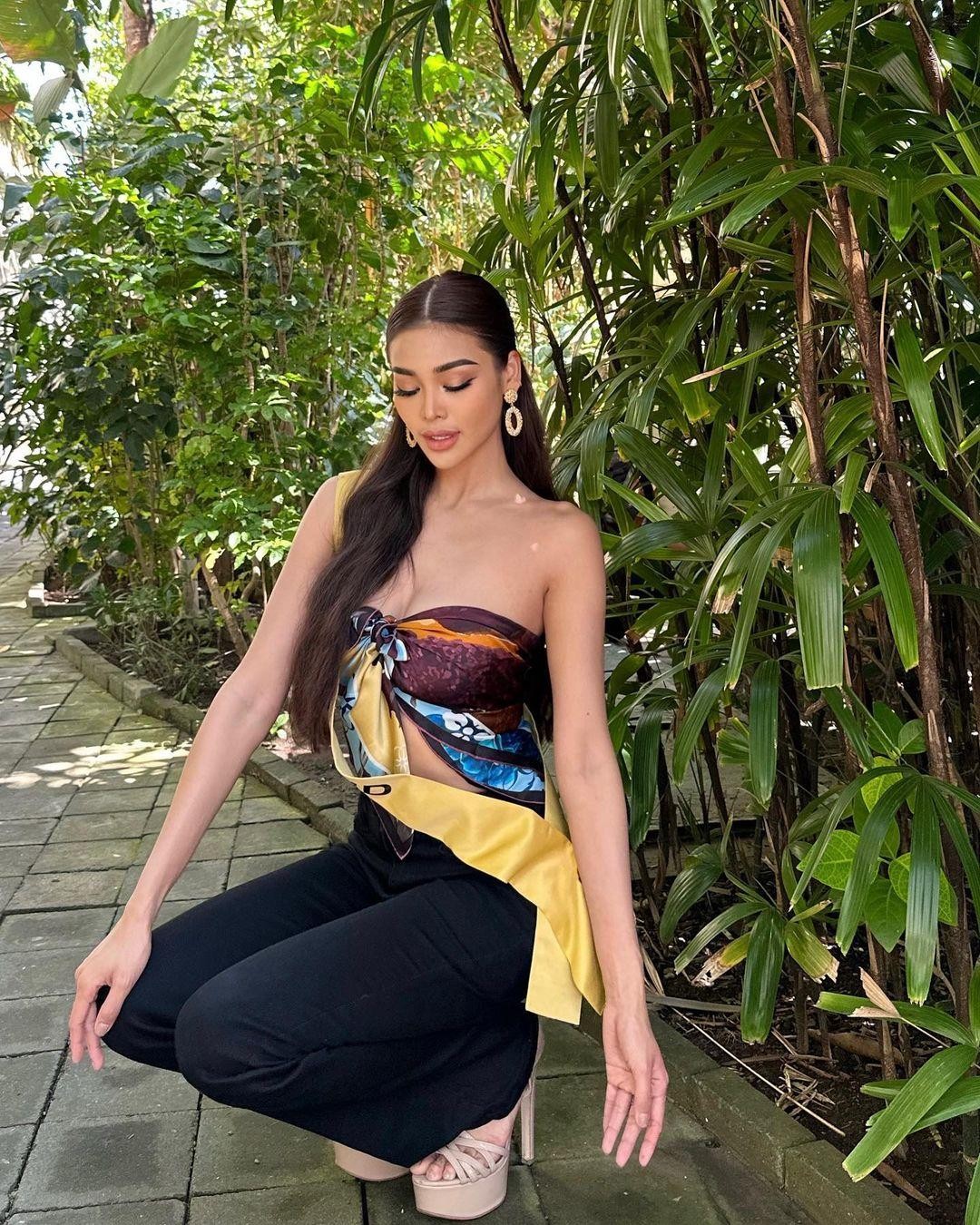 Thân hình đồng hồ cát của Hoa hậu Hòa bình Thái Lan ảnh 5