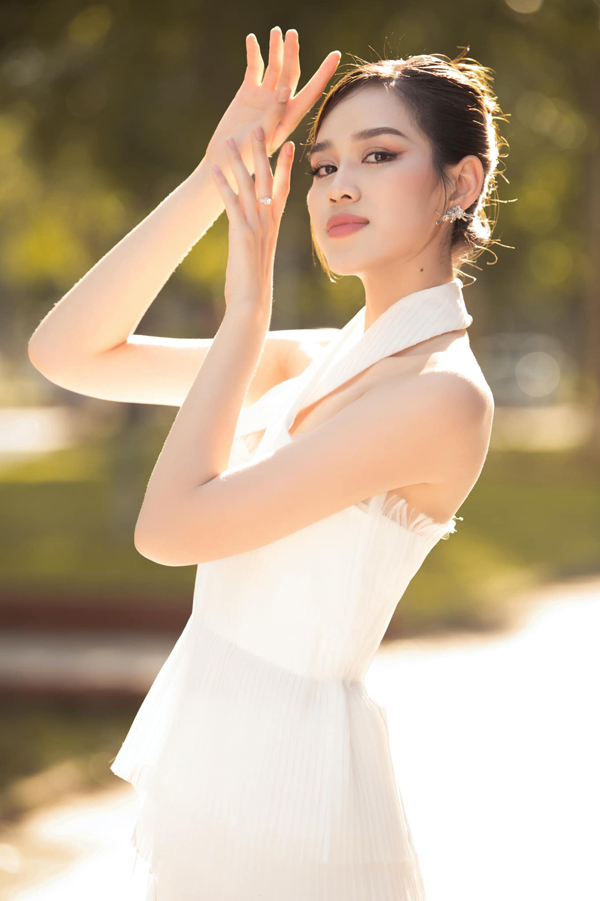 Hoa hậu gây ấn tượng trong hôn lễ của Đỗ Mỹ Linh thay đổi ra sao sau 2 năm đăng quang - Ảnh 12.