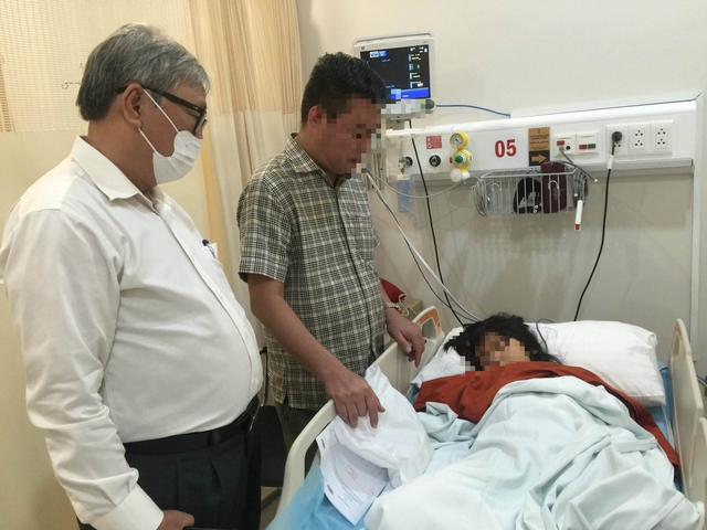 Vụ hàng loạt học sinh bị ngộ độc ở Khánh Hoà: Bộ Y tế điều chuyên gia chống độc đầu ngành vào hỗ trợ điều trị - Ảnh 1.