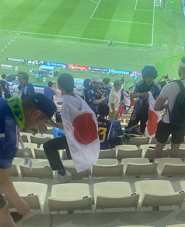 Chiến thắng của đội tuyển Nhật trước Đức khiến cả thế giới sửng sốt nhưng điều sau đó mới làm tất cả cúi đầu - Ảnh 2.