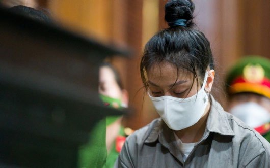 'Dì ghẻ' Nguyễn Võ Quỳnh Trang bật khóc tại phiên toà, thừa nhận hành vi bạo hành con gái riêng của người tình