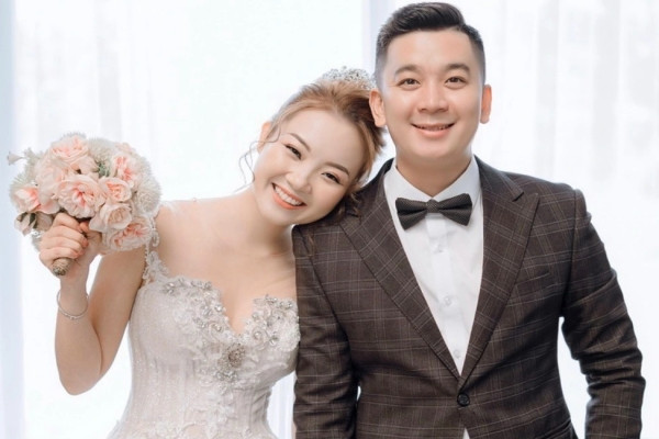 Chuyện tình "sét đánh" từ yêu đến cưới chỉ 3 tháng của cô gái Hà Nội