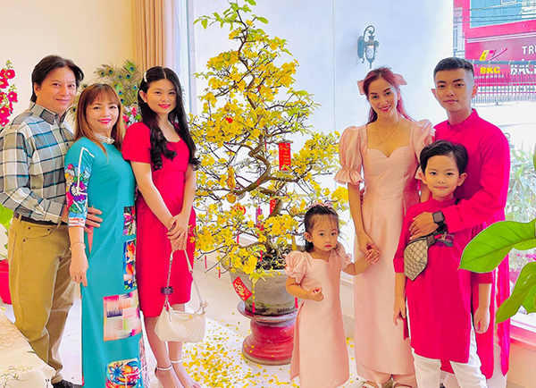 Tò mò gia thế của Phan Hiển - chồng trẻ của Khánh Thi: Có truyền thống kinh doanh bất động sản - Ảnh 2.