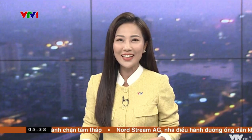 MC Quỳnh Hoa trở lại sóng VTV1 sau sự cố vạ miệng - Ảnh 2.