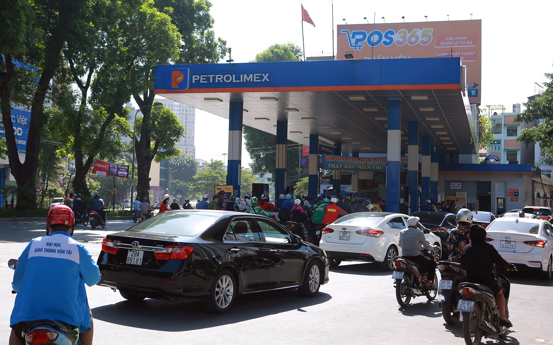 Petrolimex 'tuyên bố' tất cả các cửa hàng xăng dầu ở Hà Nội bán hàng 24/24