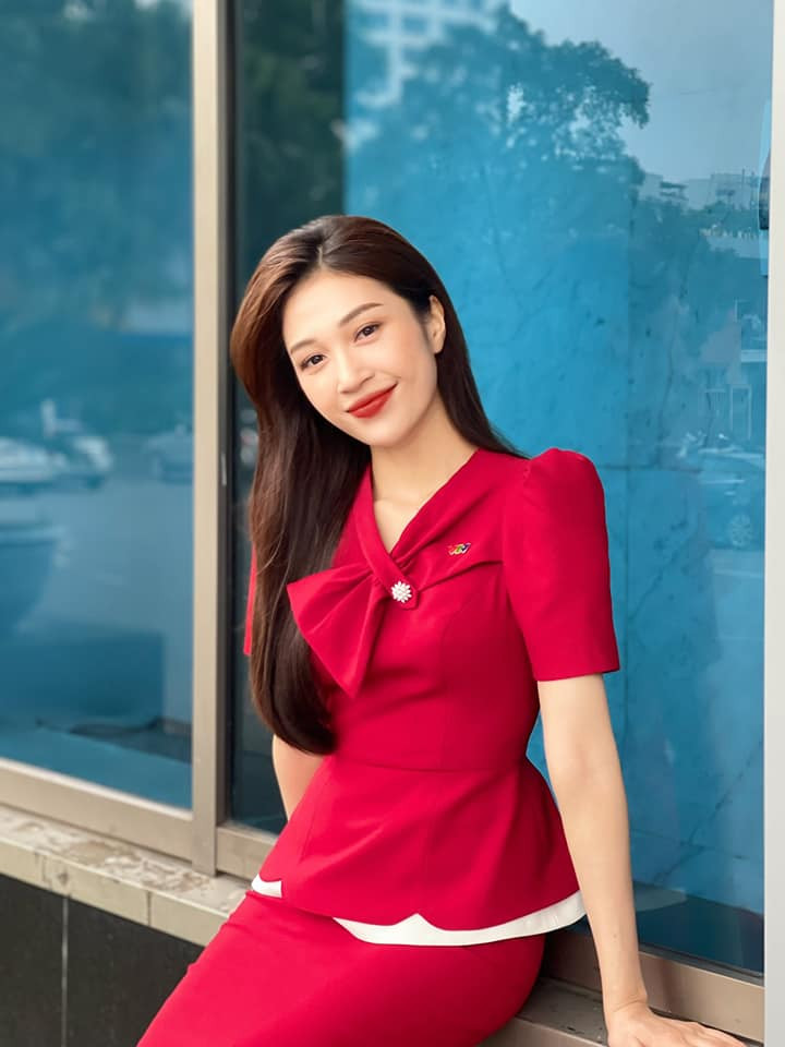 Nữ MC xinh đẹp VTV bình luận World Cup gây chú ý là ai? - Ảnh 3. Nữ MC xinh đẹp VTV bình luận World Cup gây chú ý là ai? - Ảnh 3.