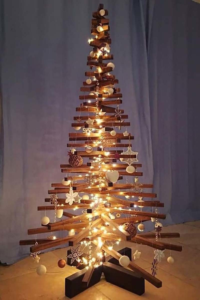 C&agrave;nh củi kh&ocirc; đắt h&agrave;ng dịp Noel - Ảnh 1.