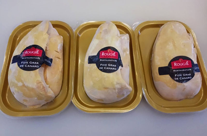 C&agrave;nh củi kh&ocirc; đắt h&agrave;ng dịp Noel - Ảnh 2.