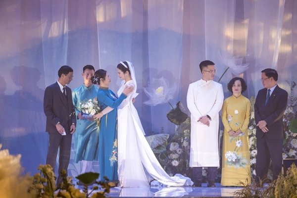 3 điều đặc biệt gây chú ý trong đám cưới Hoa hậu Ngọc Hân: Điều thứ 3 lại liên quan đến Đỗ Mỹ Linh - Ảnh 6.