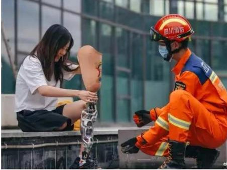 Chuyện tình ngọt ngào của mỹ nữ marathon một chân và anh lính cứu hỏa - Ảnh 3.