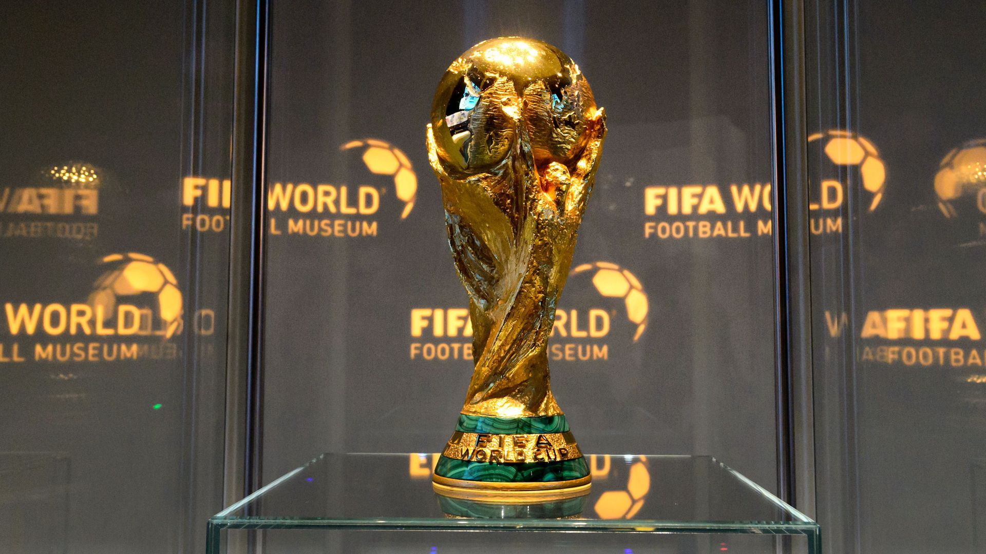 Vì sao đội vô địch vẫn không được giữ cup vàng World Cup?
