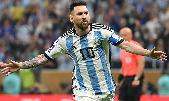 Messi tỏa sáng, lần đầu vô địch World Cup - Ảnh 1.