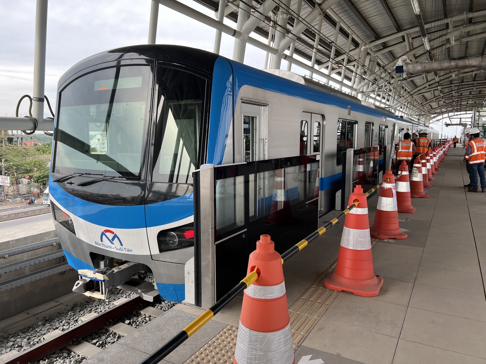 Lộ tr&igrave;nh metro số 1 ở TP.HCM chạy thử nghiệm đo&agrave;n t&agrave;u đầu ti&ecirc;n - Ảnh 2.