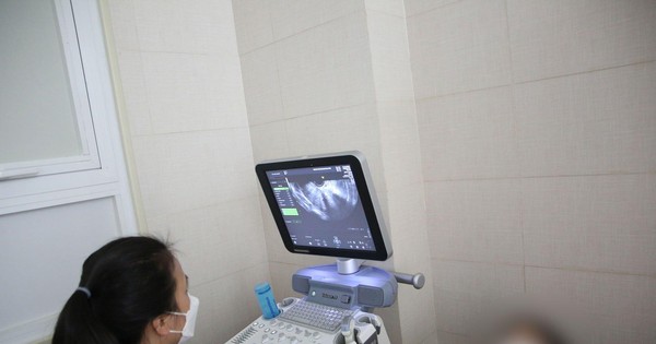 Tưởng chỉ vi&ecirc;m nhiễm bệnh phụ khoa, người phụ nữ chết lặng nhận kết quả ung thư tử cung