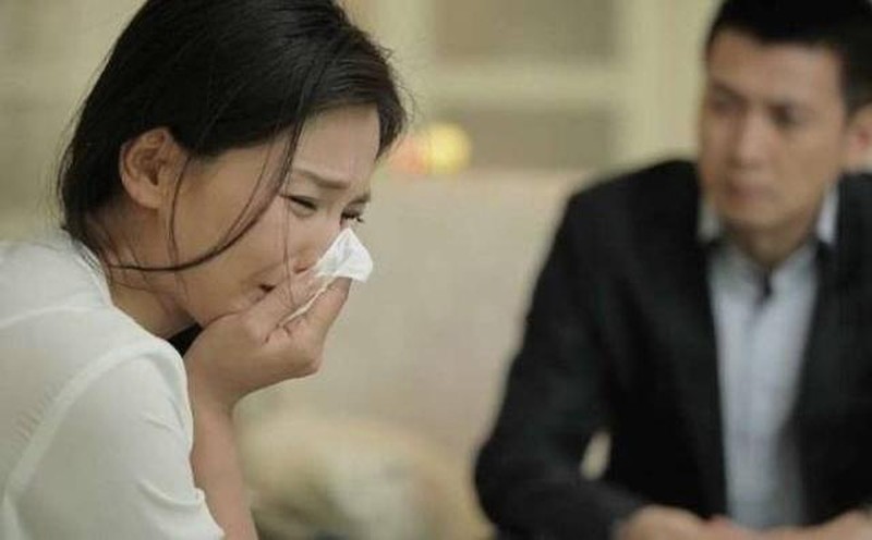 Vừa ra Tết chồng đã vội vàng đi đón chị giúp việc, tôi sụp đổ khi biết sự thật đáng sợ - Ảnh 2.