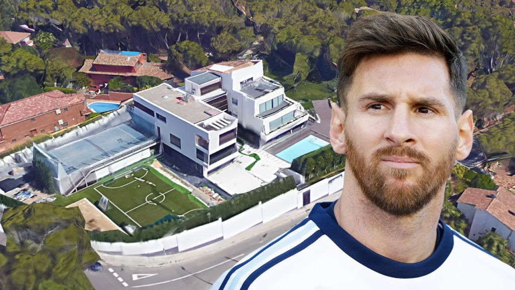 Lý giải lời đồn máy bay không được bay qua nóc nhà của Messi - Ảnh 1.