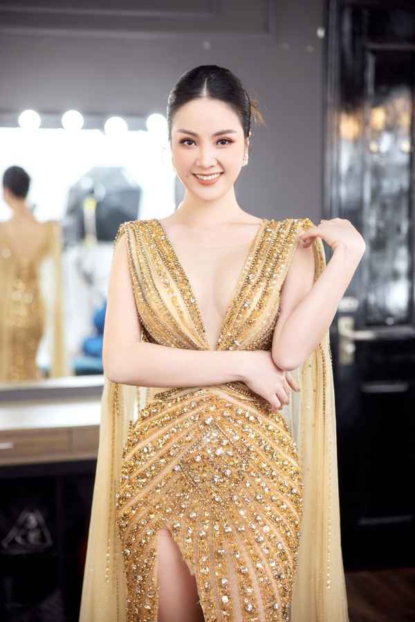 14 năm sau Hoa hậu Việt Nam, Thụy Vân trở thành MC VTV cầu toàn từng chi tiết - Ảnh 10.
