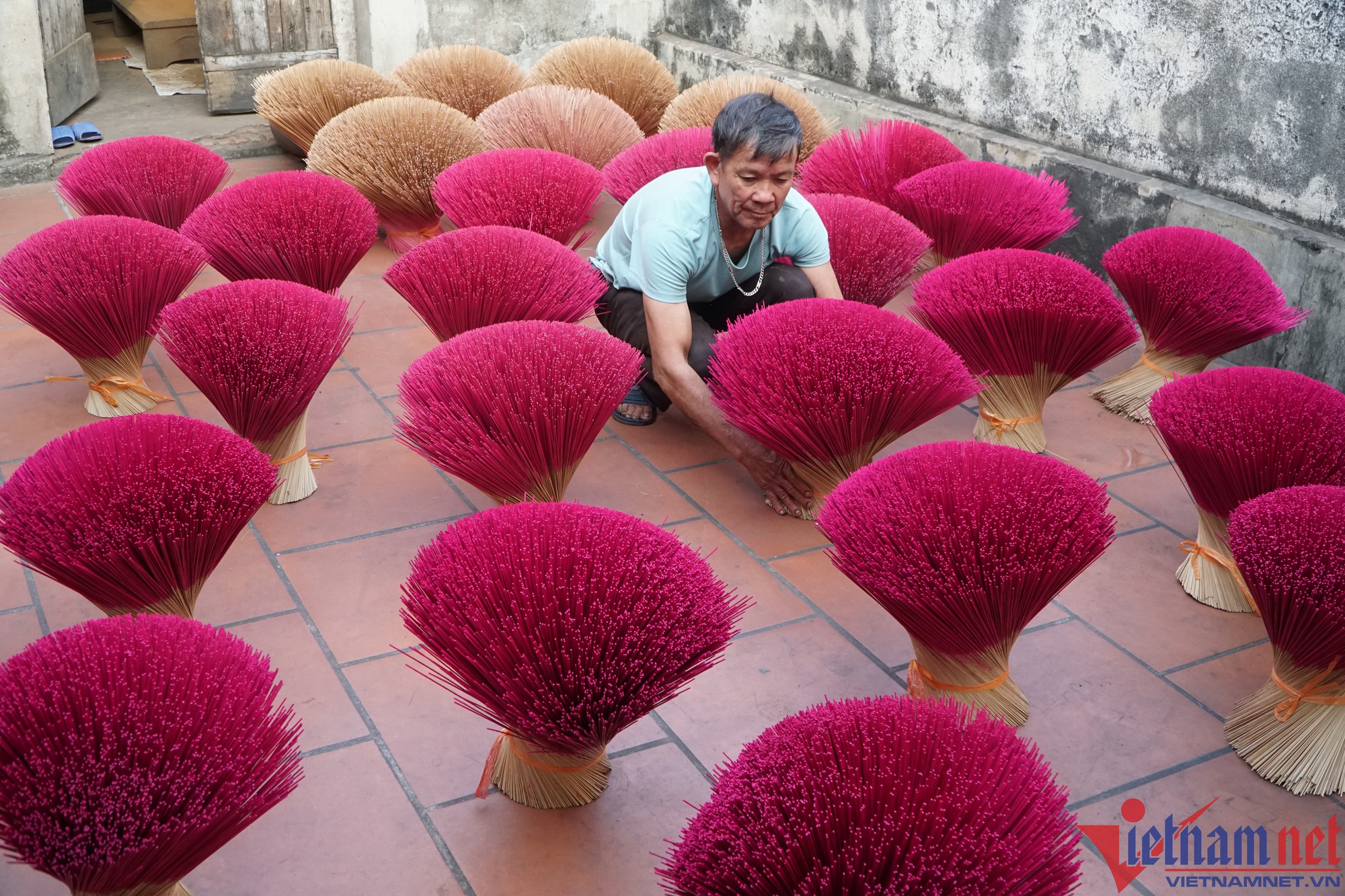 L&agrave;ng hương 300 năm tuổi ở Thanh H&oacute;a tất bật v&agrave;o Tết - Ảnh 1.