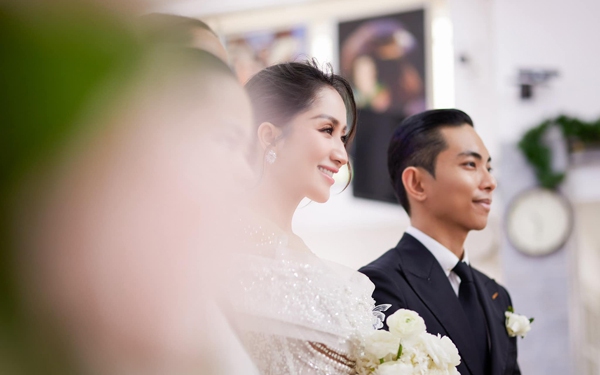 Sát giờ đám cưới Khánh Thi - Phan Hiển: Cô dâu nhắn thêm quy tắc cho khách mời