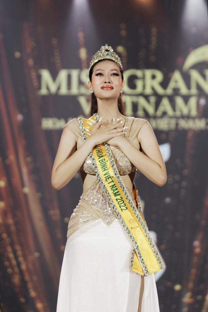 Huỳnh Thị Thanh Thủy khép lại 'kỷ lục' 11 người đẹp lên ngôi Hoa hậu trong năm 2022 - Ảnh 7.