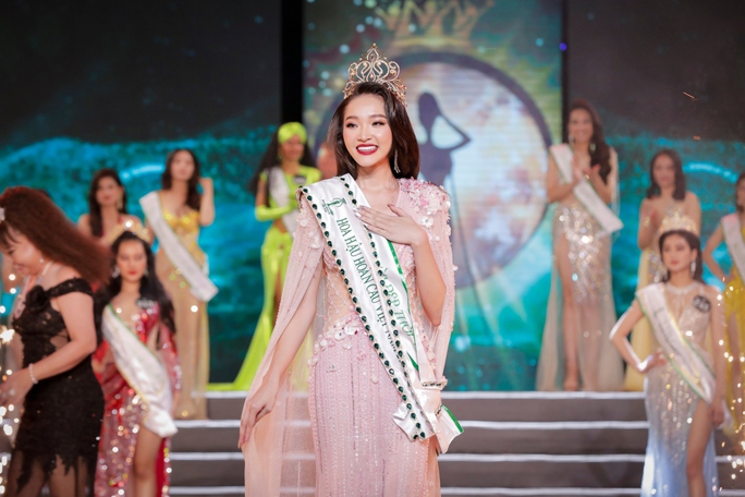 Huỳnh Thị Thanh Thủy khép lại 'kỷ lục' 11 người đẹp lên ngôi Hoa hậu trong năm 2022 - Ảnh 11.