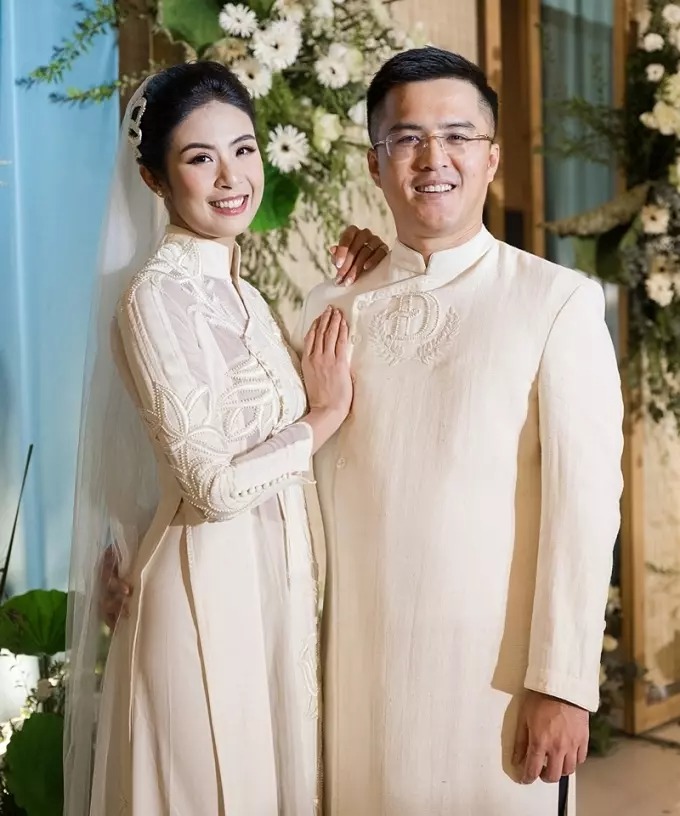 Showbiz Việt đại hỷ năm 2022: Hàng chục cặp đôi làm đám cưới - Ảnh 4.