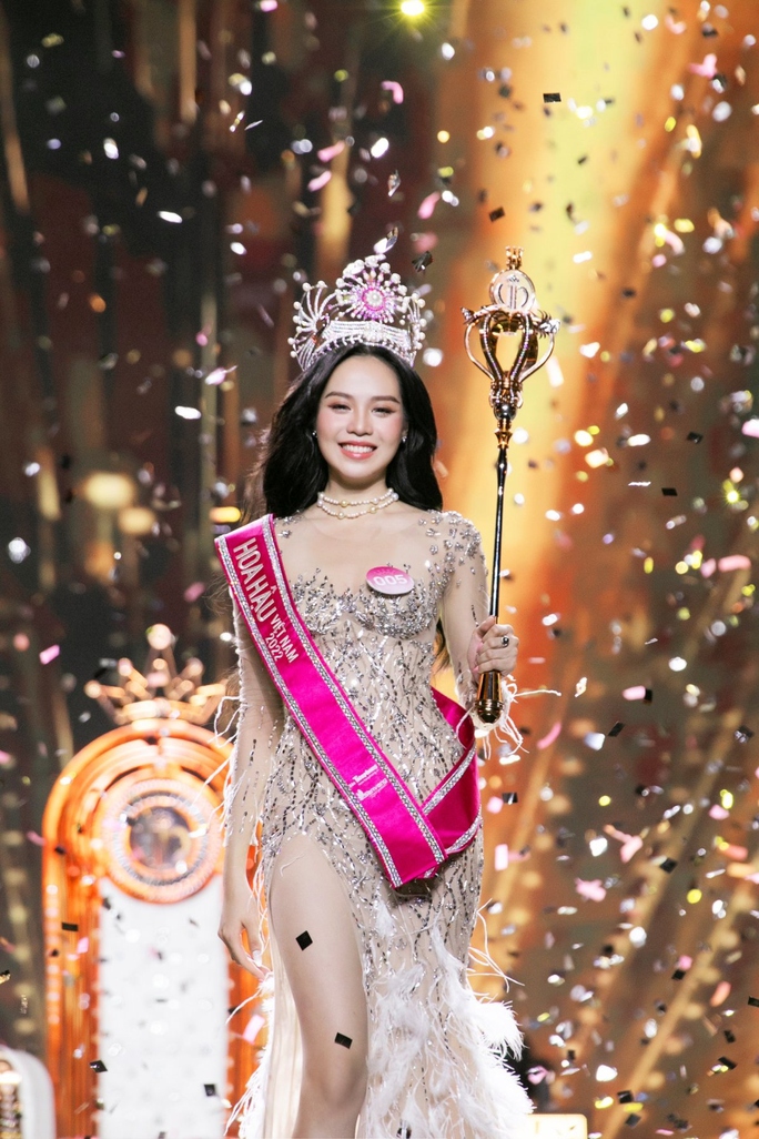 Huỳnh Thị Thanh Thủy khép lại 'kỷ lục' 11 người đẹp lên ngôi Hoa hậu trong năm 2022 - Ảnh 1.