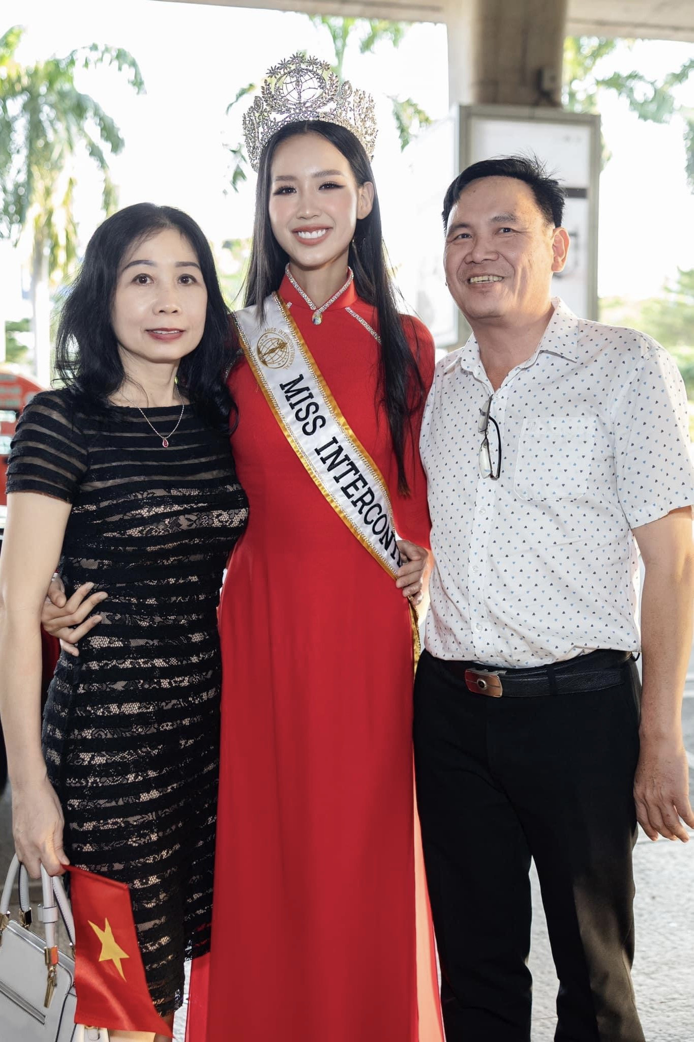 Sắc đẹp Việt thi thế giới 2022: Người đoạt giải bất ngờ, kẻ trắng tay buồn khóc - Ảnh 18. Sắc đẹp Việt thi thế giới 2022: Người đoạt giải bất ngờ, kẻ trắng tay buồn khóc - Ảnh 18.