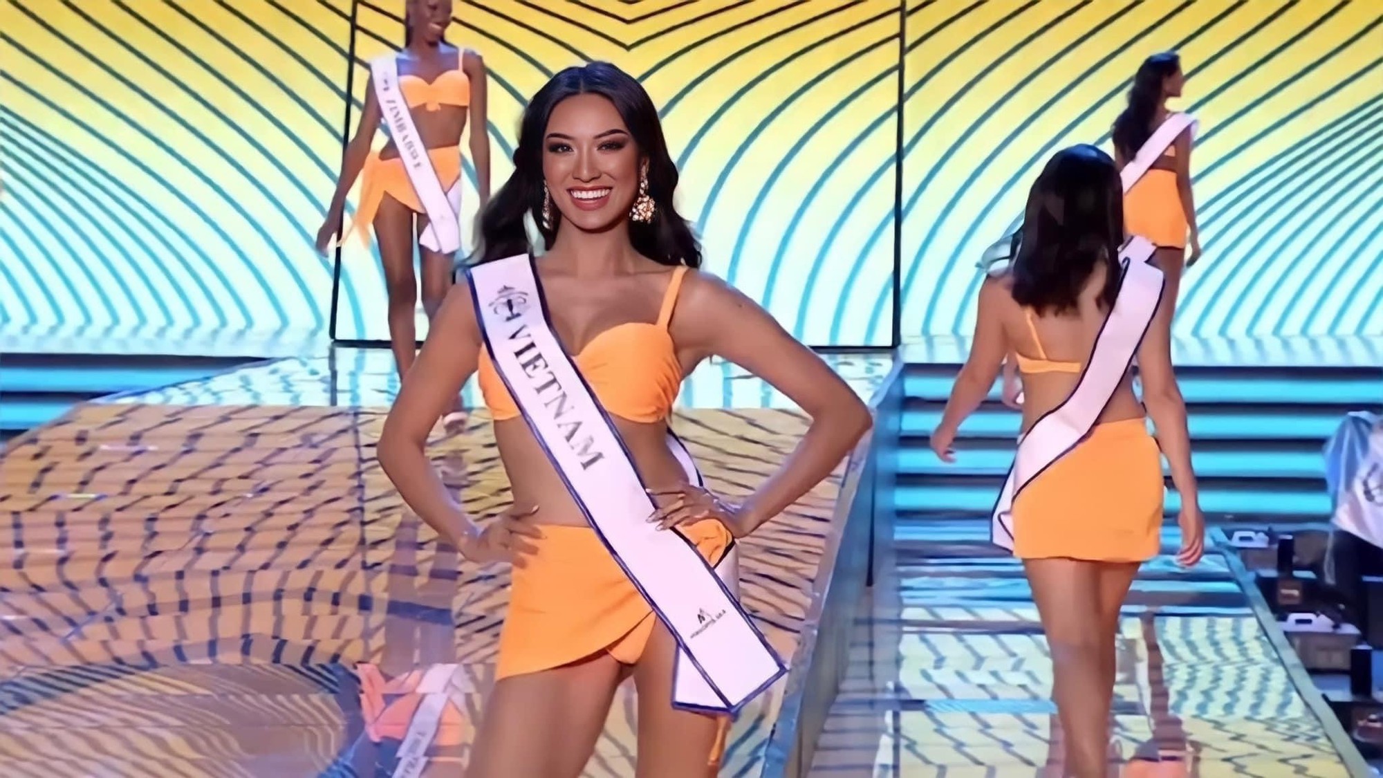 Sắc đẹp Việt thi thế giới 2022: Người đoạt giải bất ngờ, kẻ trắng tay buồn khóc - Ảnh 9. Sắc đẹp Việt thi thế giới 2022: Người đoạt giải bất ngờ, kẻ trắng tay buồn khóc - Ảnh 9.
