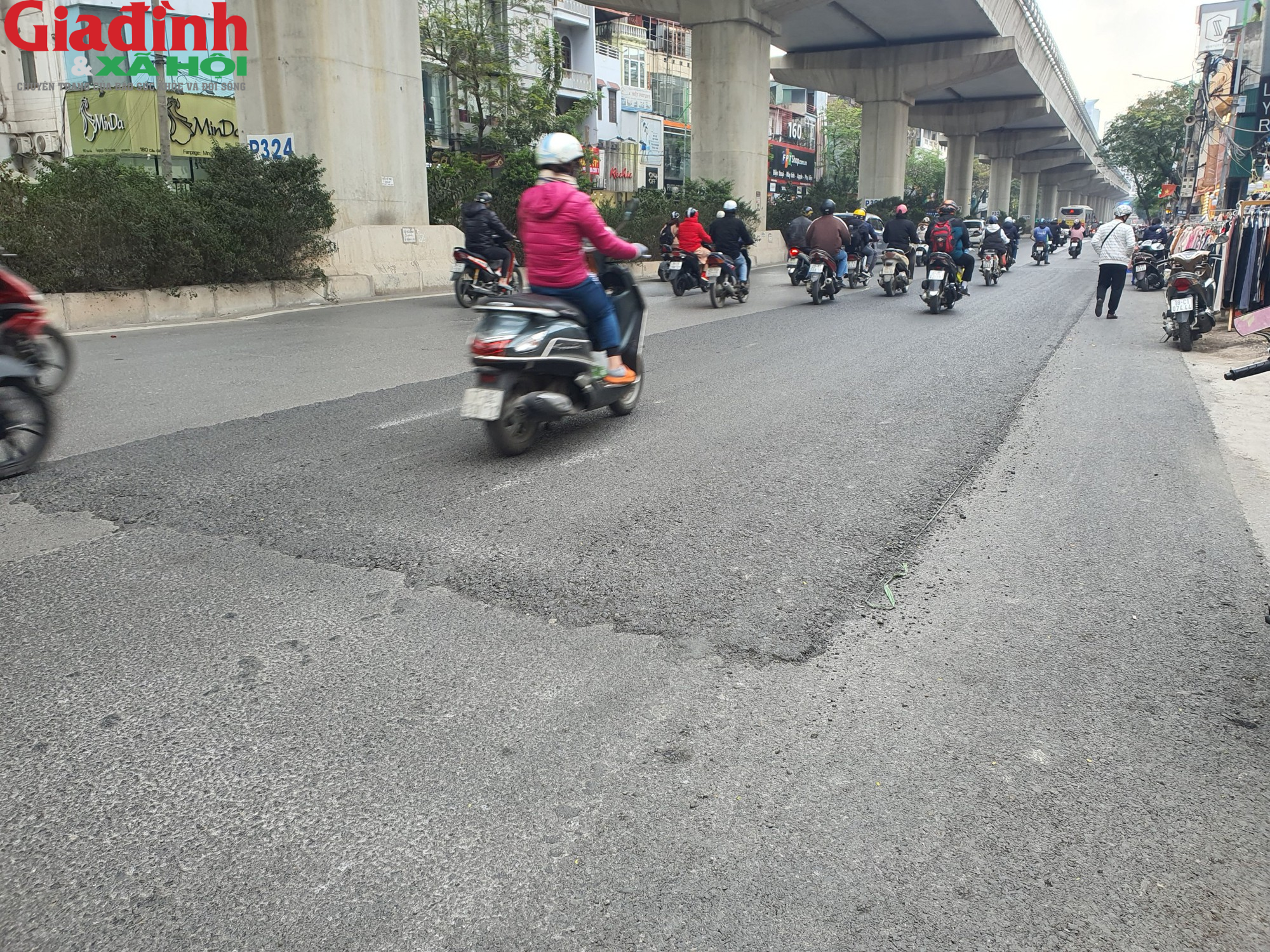 Khẩn trương sửa chữa hư hỏng mặt đường bê tông nhựa Dự án đường cao tốc Đà  Nẵng  Quảng Ngãi