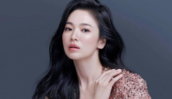 Song Hye Kyo - vợ cũ nam chính &quot;Hậu duệ mặt trời&quot;: Nhan sắc khó tin ở tuổi 41 - Ảnh 12.