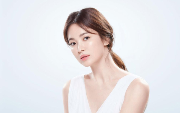 Song Hye Kyo - vợ cũ nam chính &quot;Hậu duệ mặt trời&quot;: Nhan sắc khó tin ở tuổi 41 - Ảnh 2.