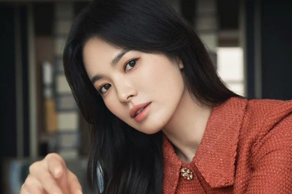 Song Hye Kyo - vợ cũ nam chính &quot;Hậu duệ mặt trời&quot;: Nhan sắc khó tin ở tuổi 41 - Ảnh 10.