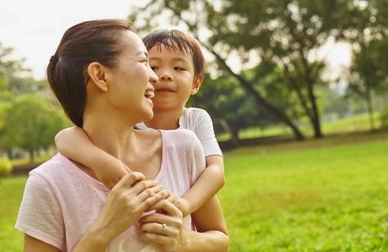 Bà mẹ ngày nào cũng khen con thông minh, mấy năm sau nhận kết quả 'đắng' - Ảnh 1.