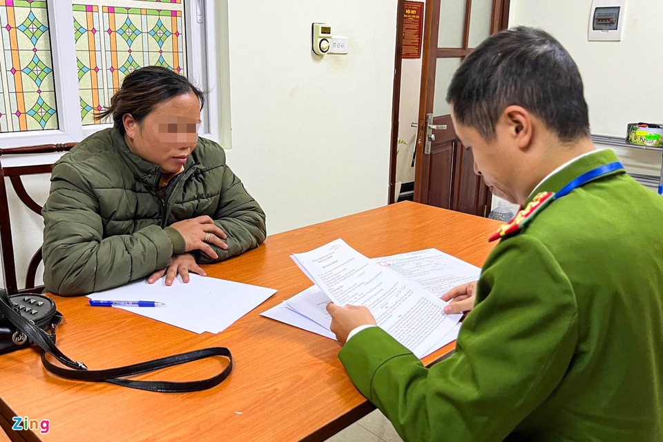 B&aacute;n 80.000 đồng một củ khoai nướng, người phụ nữ n&oacute;i do gi&aacute; nhập cao - Ảnh 1.