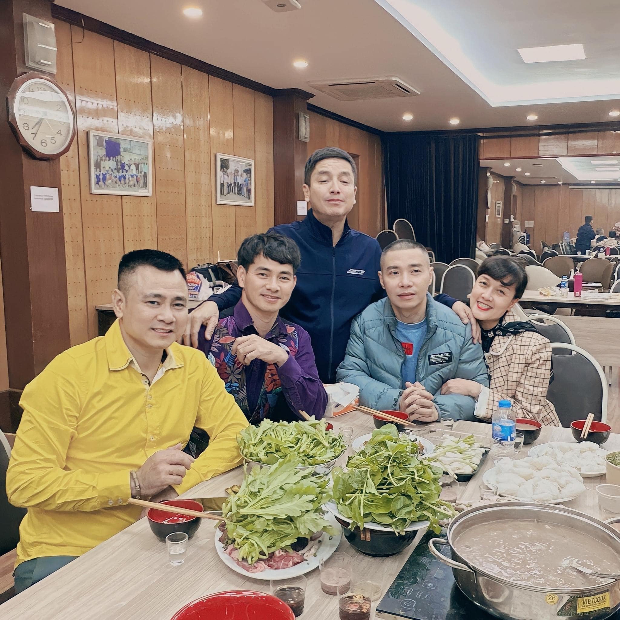 Vợ NS C&ocirc;ng L&yacute; tiết lộ cuộc sống kh&oacute; khăn, cố gắng từng ng&agrave;y sau 1 năm chồng bị bệnh  - Ảnh 2.